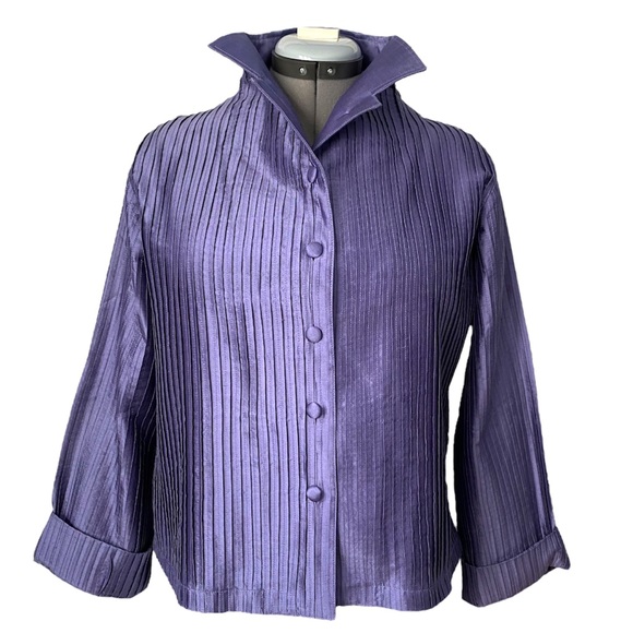 gracie Jackets & Blazers - Silk jacket pin-tuck detail M
